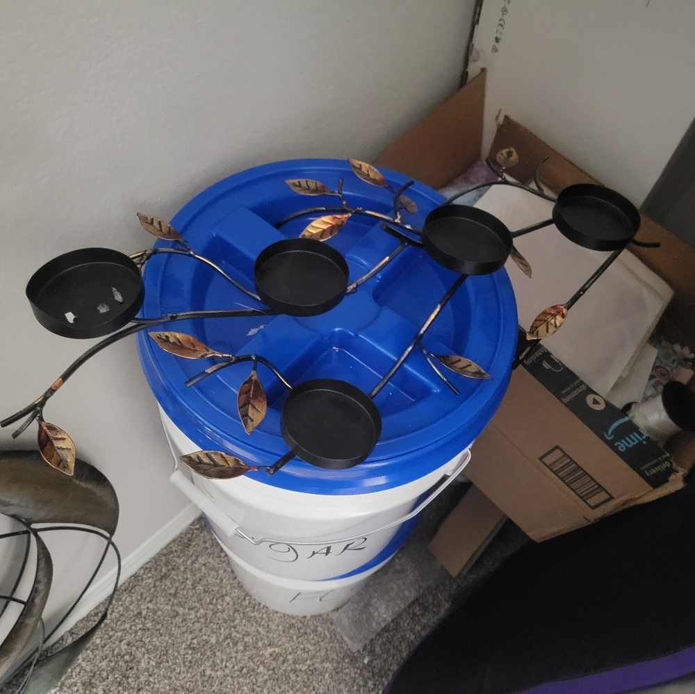 Candle holder
